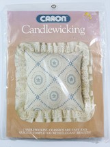 1984 SEALED Caron Candlewicking Kit # 6030 &quot;French Tile Pillow&quot; 14&quot;x14&quot; ... - $221.25 MXN