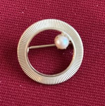 Vtg Gold Tone Faux Pearl Art Deco Halo Brooch Lapel Pin J266 - $225.96 MXN