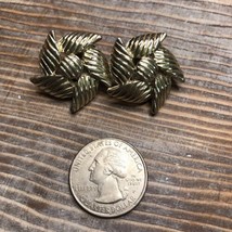 Vintage Marvella Gold Tone Flower Clip On Earrings - $13.10
