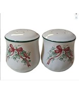Corelle &quot;Callaway Holiday&quot; Salt &amp; Pepper Set   - $32,133.58 MXN