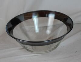 VINTAGE DOROTHY THORPE SILVER BAND GLASS SERVING BOWL DH3193 - $36.62 CAD