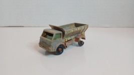 Diecast Vintage 1960s Matchbox No. 70 GRIT SPREADING SPREADER TRUCK - $3.79