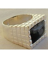 A black flakes ring - $720.09 MXN