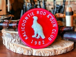 KALICOONTIE Rod &amp; Gun Club Plastic Pheasant  Pin Button Columbia County ... - £8.19 GBP