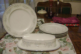 Johann Haviland Blue &amp; White Dainty Floral Butter Dish and 4 Bread Plates Sweet! - £21.70 GBP