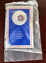 Vintage American Bicentennial Official Emblem Enamel Pin in Original Pac... - $475.17 MXN