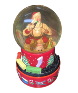 Coca-Cola Santa Musical Motion Train Christmas Snow Globe Hallmar  2001 - $238.70 MXN