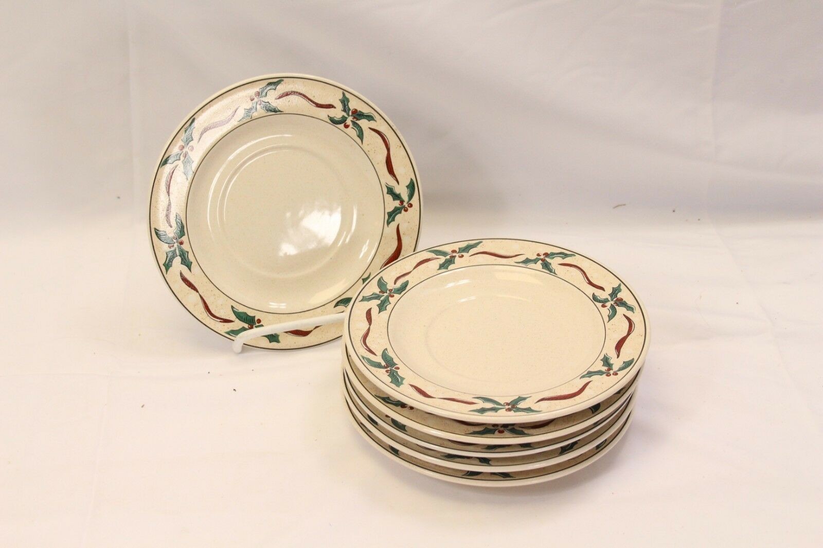 Farberware Holly Berry Saucers 6-1/2&quot; Christmas Lot of 6 Xmas - $21.55