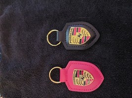 Porsche keychain your choice - $299.35 MXN