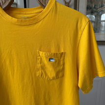 Southern Tide Marigold Yellow Pocket Tshirt Cotton L - $268.33 MXN