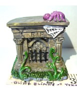 Halloween Haunted Grave Yard Crypt RIP Spoder and Web Decorated Home Dec... - £4.70 GBP