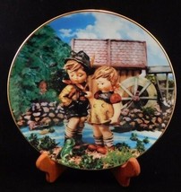 M.J. Hummel "Hello Down There" Little Companions Danbury Mint Collector Plate - $9.46
