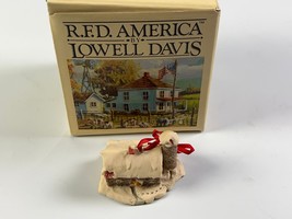 Schmid Lowell Davis Country Christmas Barn Ornament Schmid 1989 Figurine Vtg - £14.73 GBP