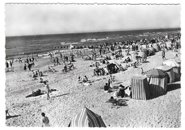 France Deauville Beach Bathers Cote Fleurie Le Plage Seaside 4X6 RPPC Postcard  - £5.58 GBP