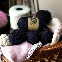 Lion Brand Wool Ease  Navy Sprinkles 110, 4 - 3oz Skeins - £14.65 GBP