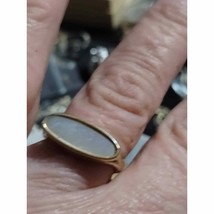 Gorgeous size 7 mother of pearl ring - $27.72