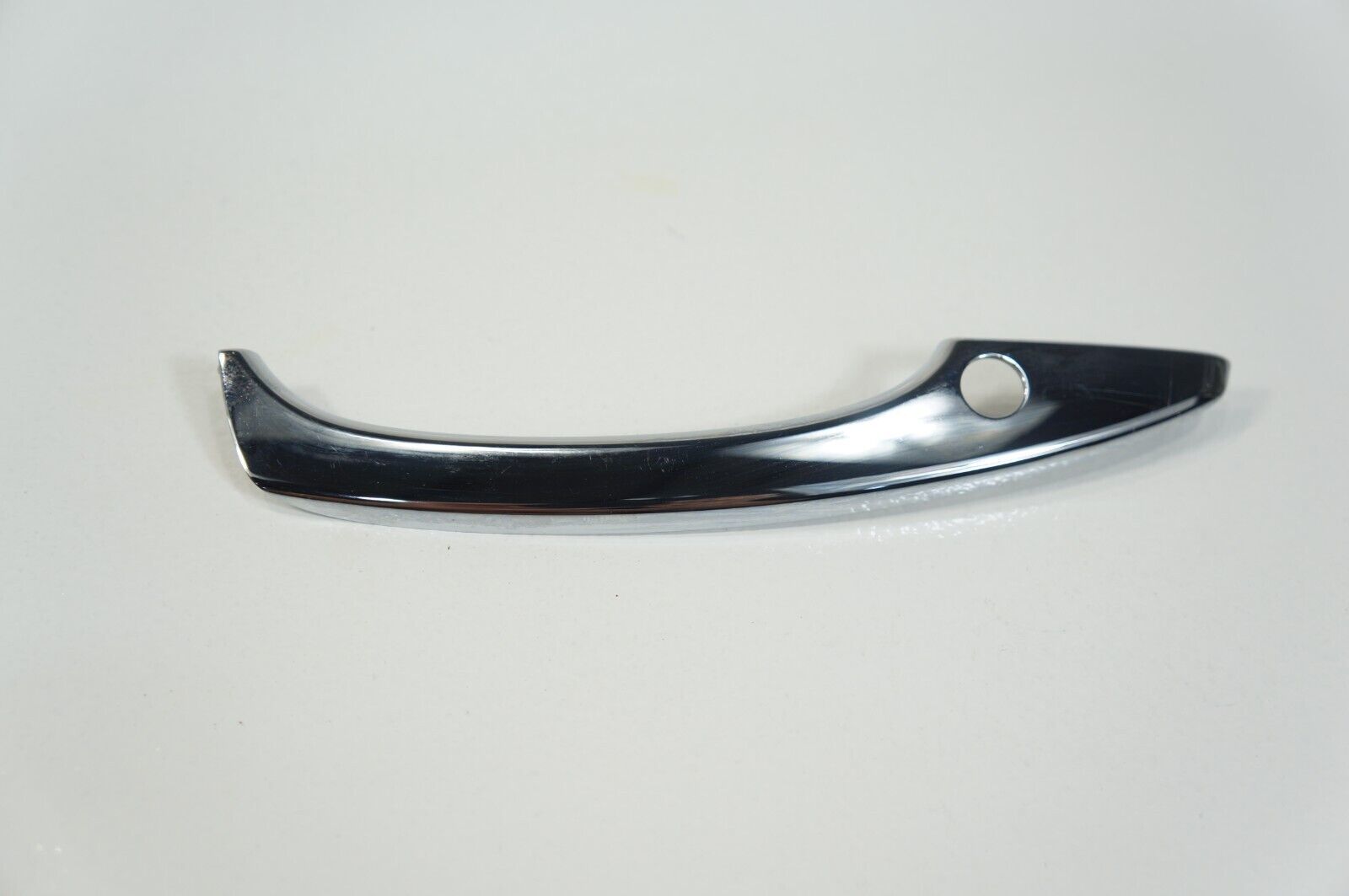 2016-2020 BENTLEY BENTAYGA LEFT LOWER CHROME DOOR HANDLE MOLDING Item image 7