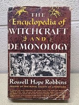OCCULT: THE ENCYCLOPEDIA OF WITCHCRAFT AND DEMONOLOGY, Robbins, Illustra... - $2,239.78 MXN
