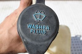 1998-2006 CHEVROLET SILVERADO DIESEL WINDSHIELD WASHER RESERVOIR    R224 image 7