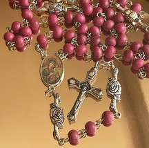 Crown of Roses Scented Rosary Necklace Urn - £31.49 GBP