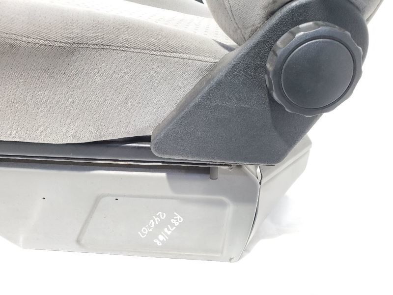 2000 2001 2002 2003 Volkswagen Eurovan OEM Front Left Seat Cloth Manual  Item image 9