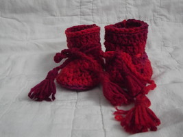CUTE BABY BOOTIES IN SHADES OF RED  TASSELS GIRL HAND MADE NEW - £6.32 GBP