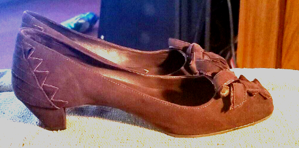 Women&#39;s shoes Heels Sz.6.5 BCBGMAXAZRIA LEATHER with velvet heels PUMPS NWT - $23.22