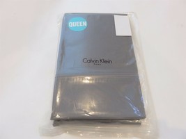 Calvin Klein Transparent Petals Bog Grey King flat sheet - £52.82 GBP