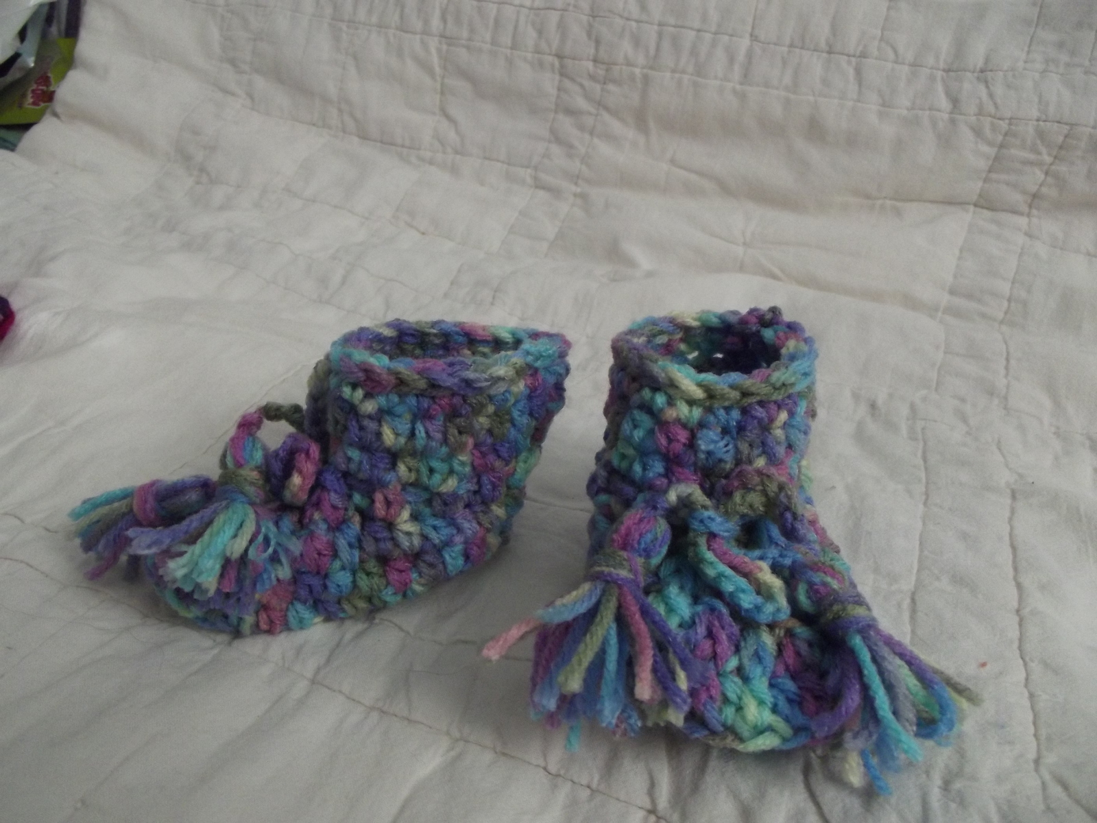 CUTE BABY BOOTIES IN BLUES &amp; PURPLES  TASSELS GIRL BOY HAND MADE NEW - $8.00