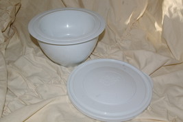Pampered Chef Bowl and Lid Set - £19.98 GBP