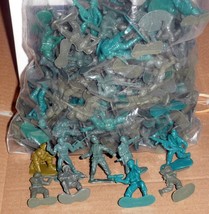  Army men -200 Soldiers 1.75 inches tall In different positions - £19.74 GBP