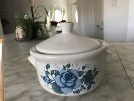 Jay Import Company Blue Velvet Floral Ceramic Casserole Canister With Lid - £11.79 GBP