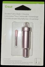 Cricut Premium Fine-Point Blade + Housing, Cutting Blade #2004225 - $279.74 MXN