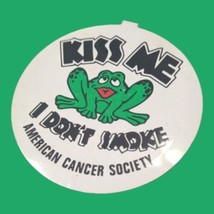 Vintage Kiss Me I Don&#39;t Smoke Frog Button Pin Fold Tab - £3.15 GBP
