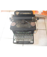 LC Smith &amp; Bros Corona Manuel Écrire Vintage 1910-1925 Noir Numéro 8/10 &quot; - $3,972.05 MXN