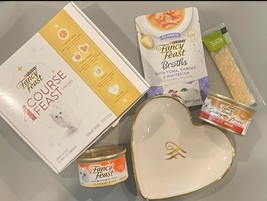 Cat Food Kit With Treats And Bowl Purina - $3.96