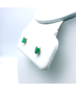 14KT Yellow Gold Emerald Stud Earrings RGE Pierced Oval Prong 5.9mm X 4mm - $4,152.34 MXN
