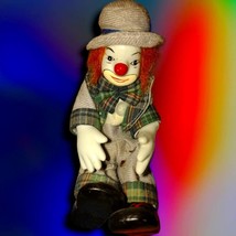 Beautifully hand painted and well-dressed porcelain clown! Absolutely exquisite - £24.86 GBP