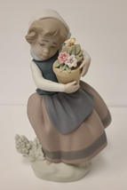 Lladro Spring Is Here! #5223 - £61.12 GBP