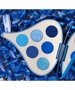 Glamlite x Hershey’s Kisses COOKIES &amp; CREAM 6 Pan Eyeshadow Palette - $575.76 MXN