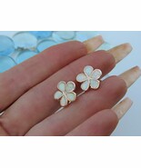 Rose Gold Plated Sterling Silver White Lab Opal Flower Stud Earrings - $1,047.60 MXN