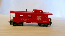 HO Scale Bachmann 33&#39; Caboose, Santa Fe ATSF, Red #7240 - £19.25 GBP