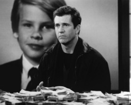 Mel Gibson in Ransom Sitting at Desk in Front of Money 16x20 Canvas - £55.94 GBP