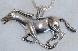 Horse silver pendant - $644.29 MXN