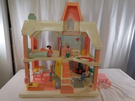 Vintage 1991 Playskool Victorian Style Dollhouse Lot Furniture House - £229.50 GBP