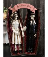 Love Never Dies Skeleton Wedding Couple Holding Hands Inside Coffins Fig... - €39,26 EUR