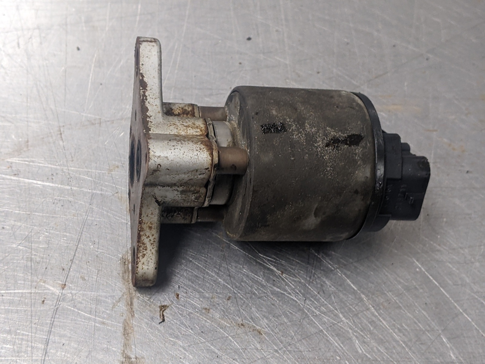 EGR Valve For 96-99 Chevrolet K1500  5.7  4WD - $29.65