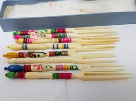 Appetizer Stick Holders 1970s Asian Floral Set of 8 Colorful - £11.85 GBP