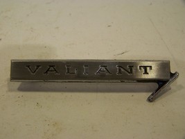 1963 Plymouth Valiant Emblem #2579939 Oem - £27.02 GBP