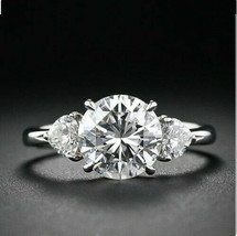 Bague de fiançailles à trois diamants ronds et poire en or blanc massif ... - £196.76 GBP